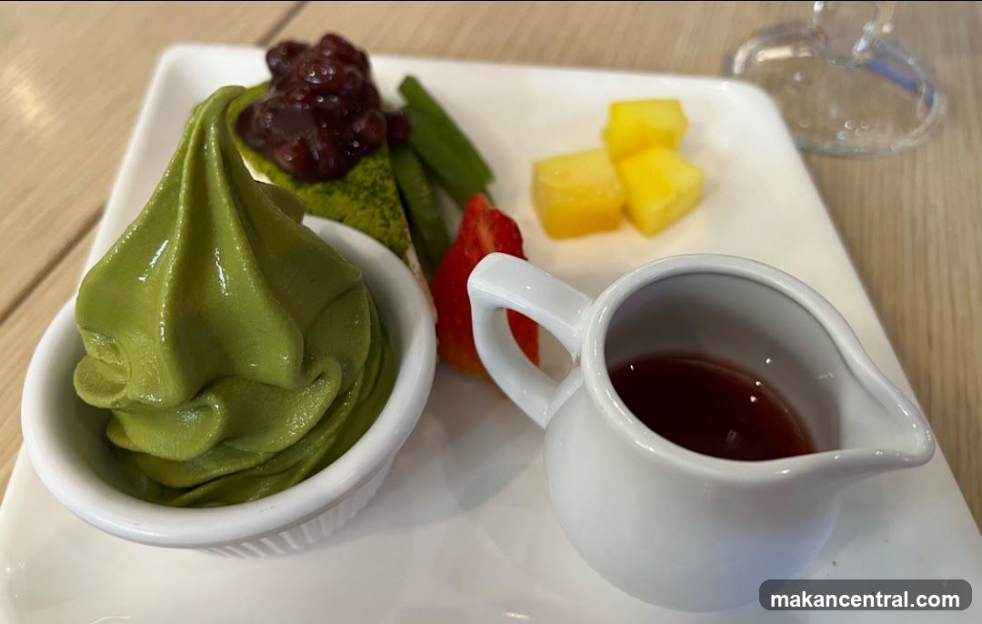 Matcha dessert plate