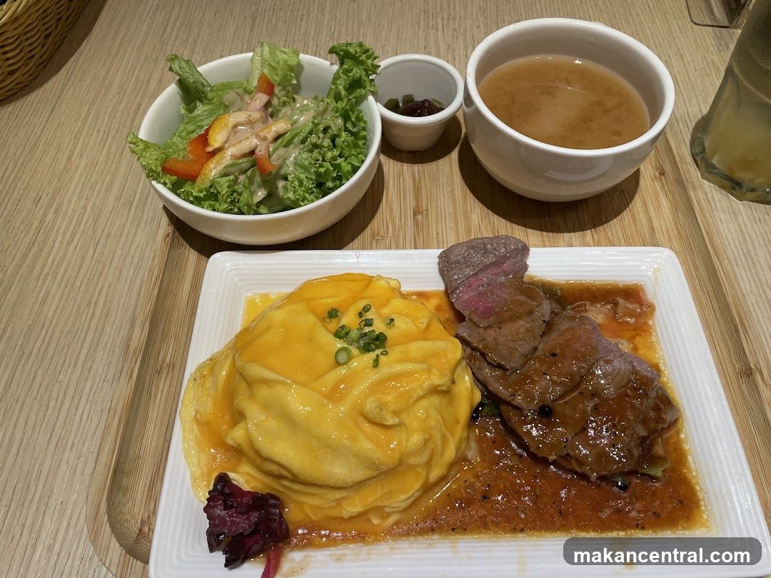 Omurice with Steak