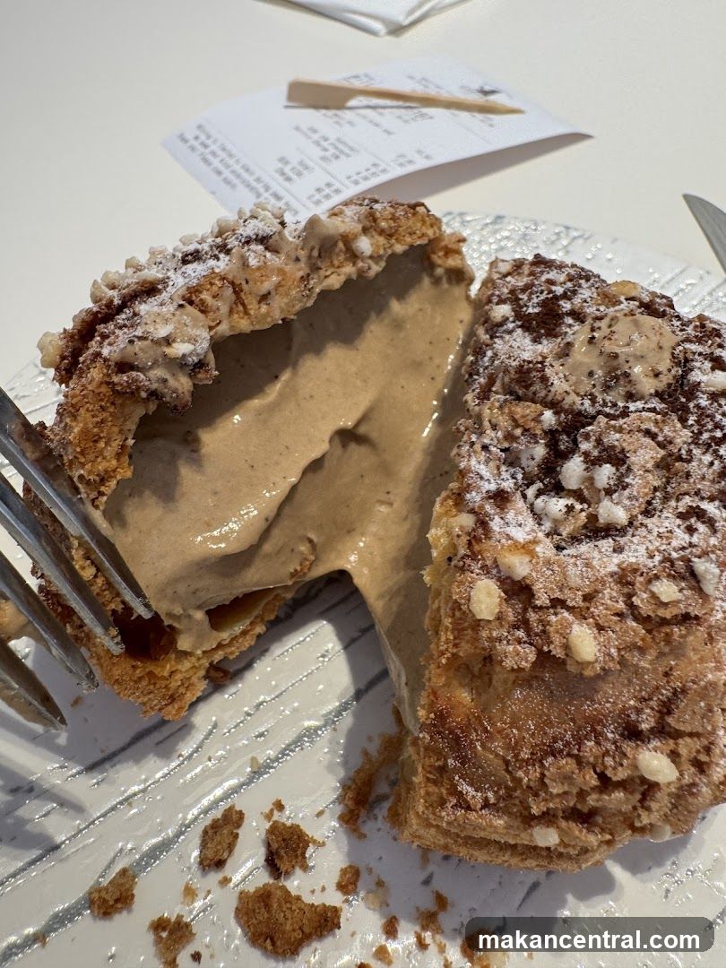 Dessert with Cream Filling