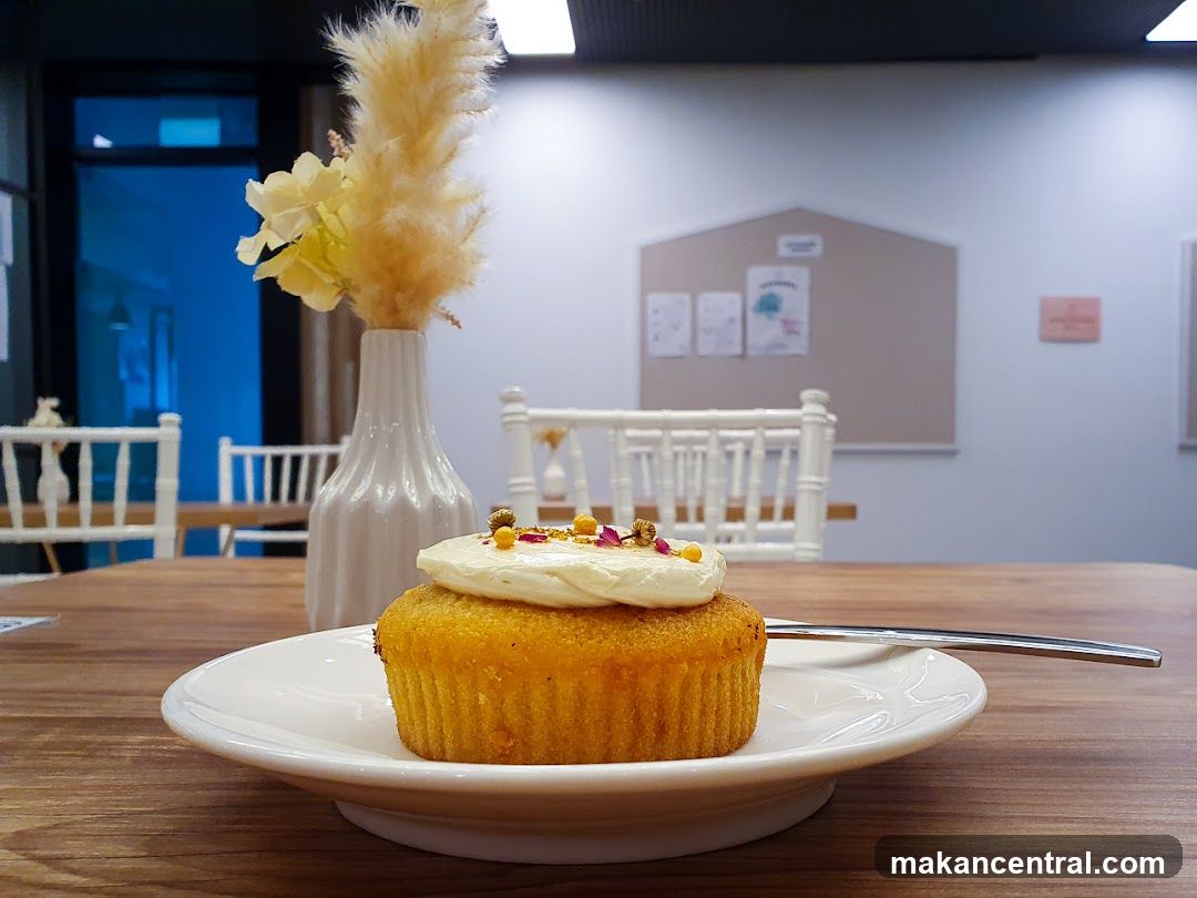 Cupcake on a Plate