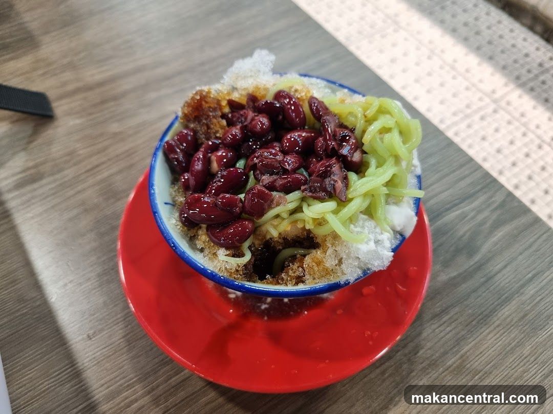 Dessert with Red Beans and Green Noodles