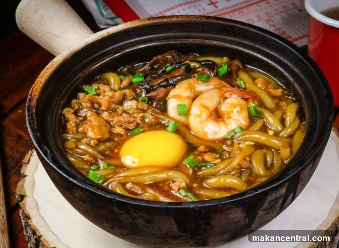 Clay Pot Dish with Shrimp and Egg