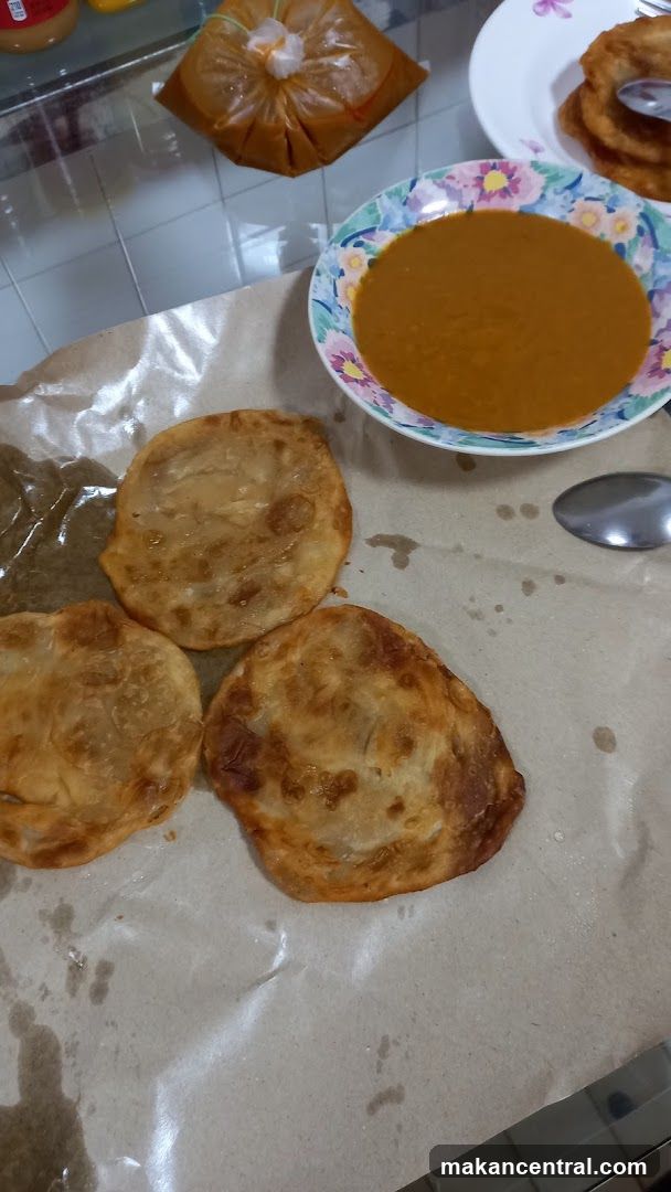 Roti Canai with Curry