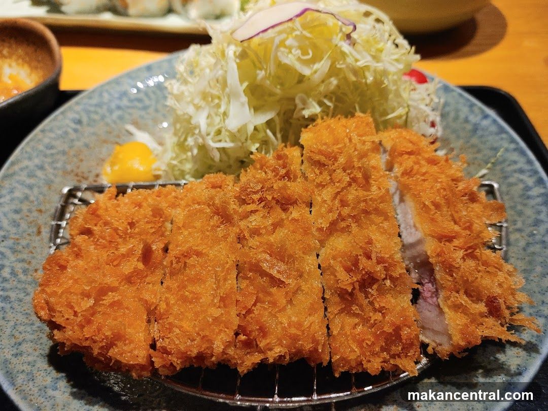 Pork Cutlet with Shredded Cabbage