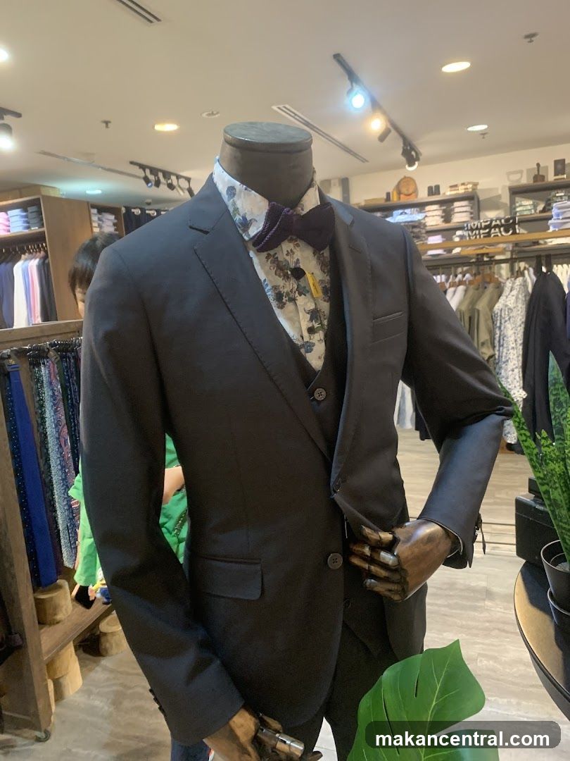 Mannequin in a Suit
