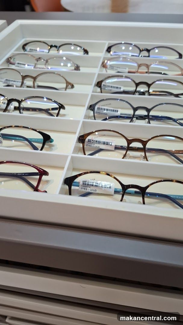 Eyeglasses Display