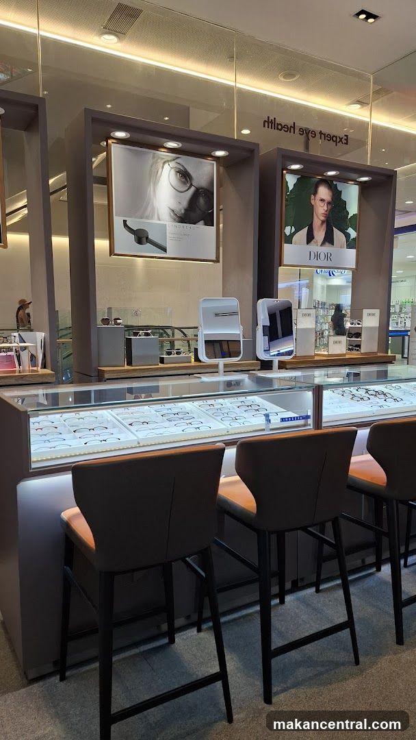 Eyewear Store Display