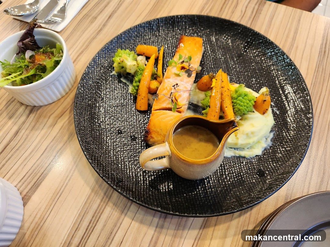 Salmon with Vegetables and Gravy