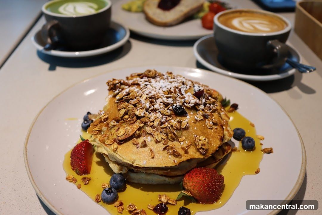 Pancakes with Granola and Berries