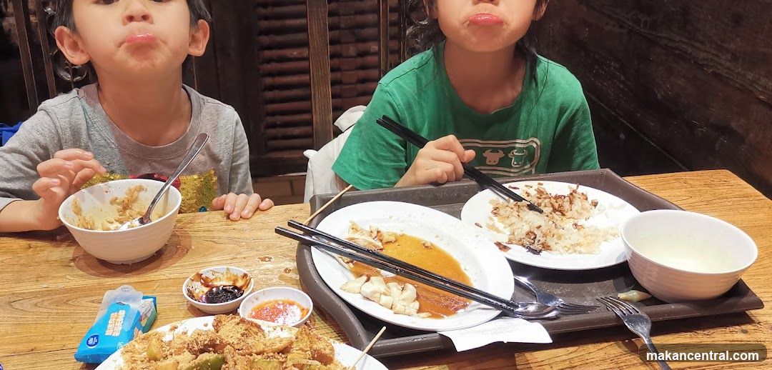 Children eating at a restaurant