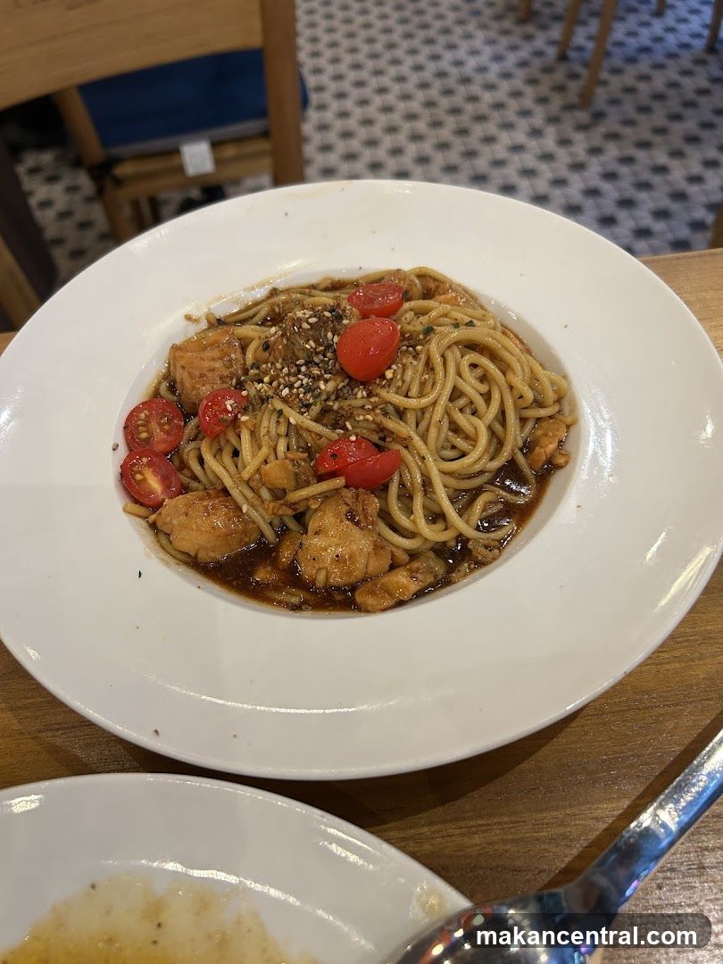 Spaghetti with Chicken and Tomatoes