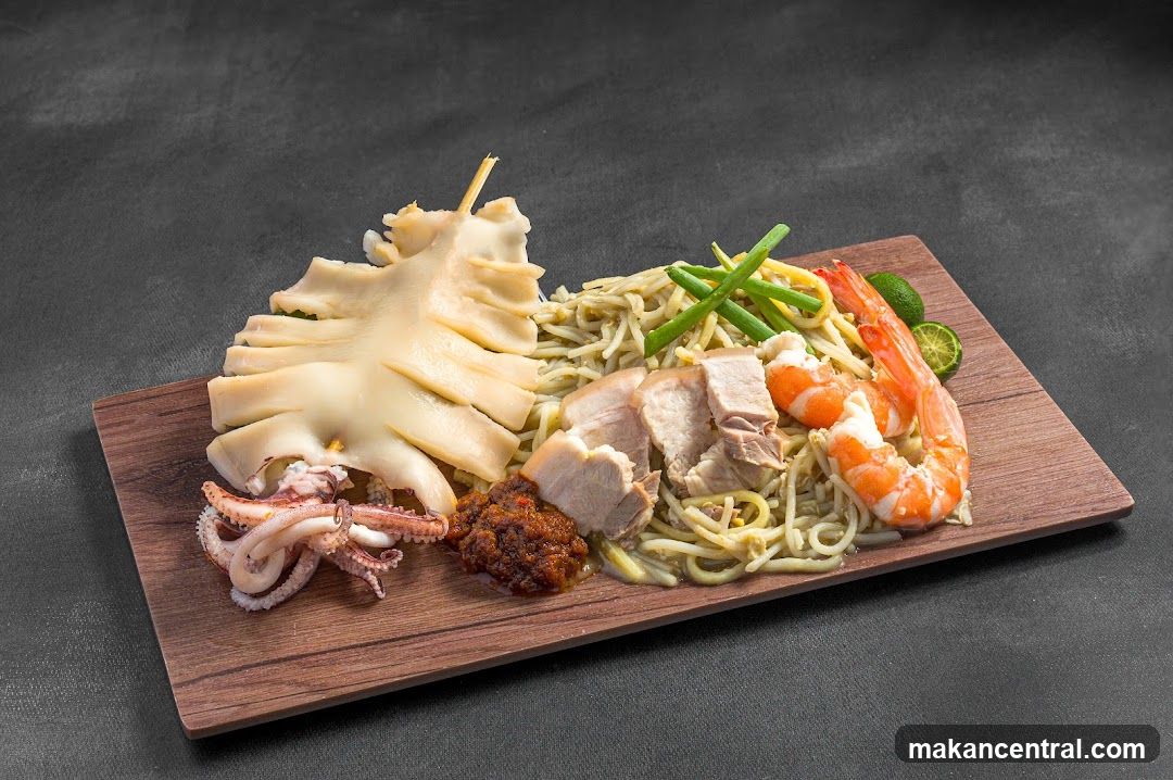 Golden Shoe Hokkien Mee