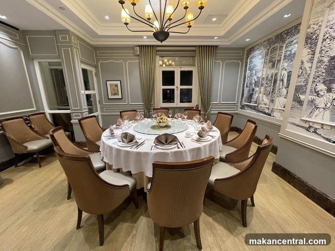 Elegant Dining Room Setup