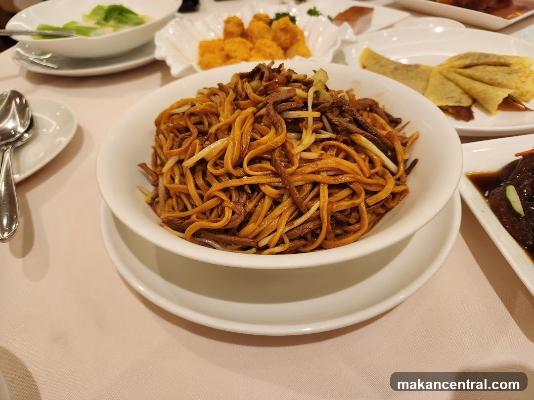 Noodles with Meat and Sprouts