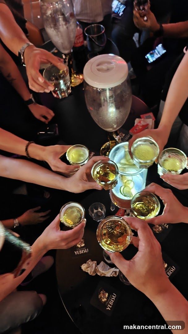 People toasting with drinks