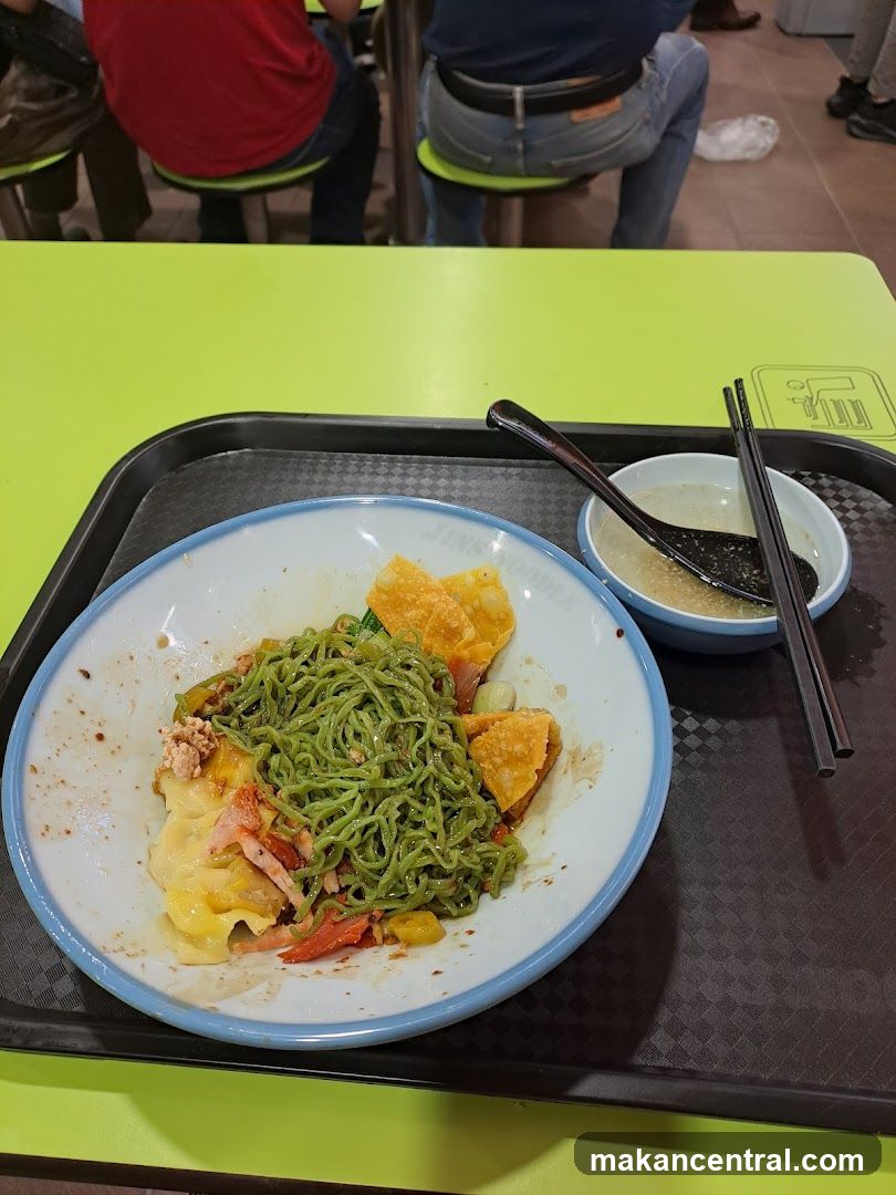 Green Noodles with Wontons
