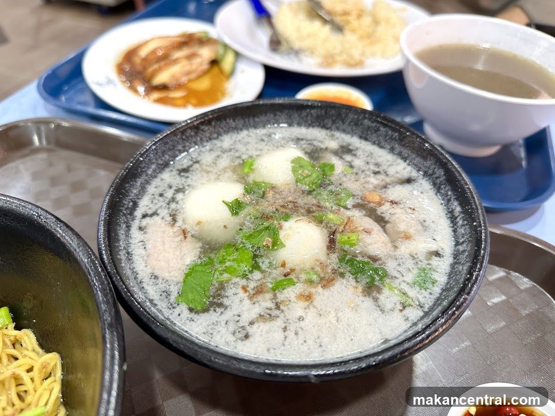 Soup with Fish Balls and Noodles