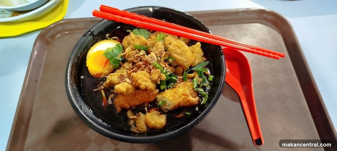 Noodle Dish with Egg and Fried Ingredients