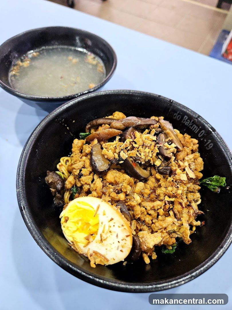 Noodles with Egg and Mushrooms