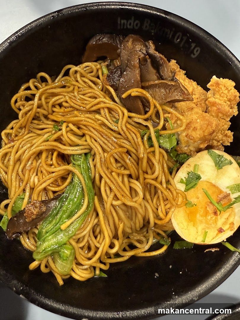 Noodles with Fried Chicken and Egg