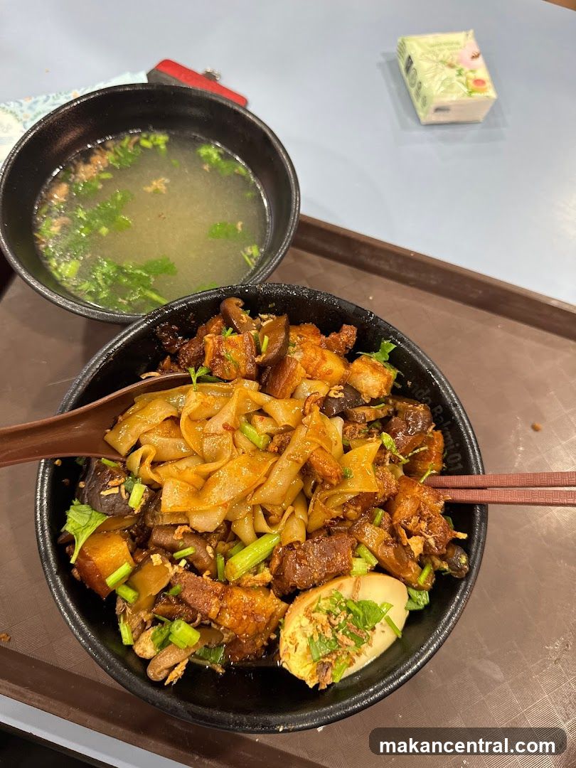 Noodles with Soup and Egg