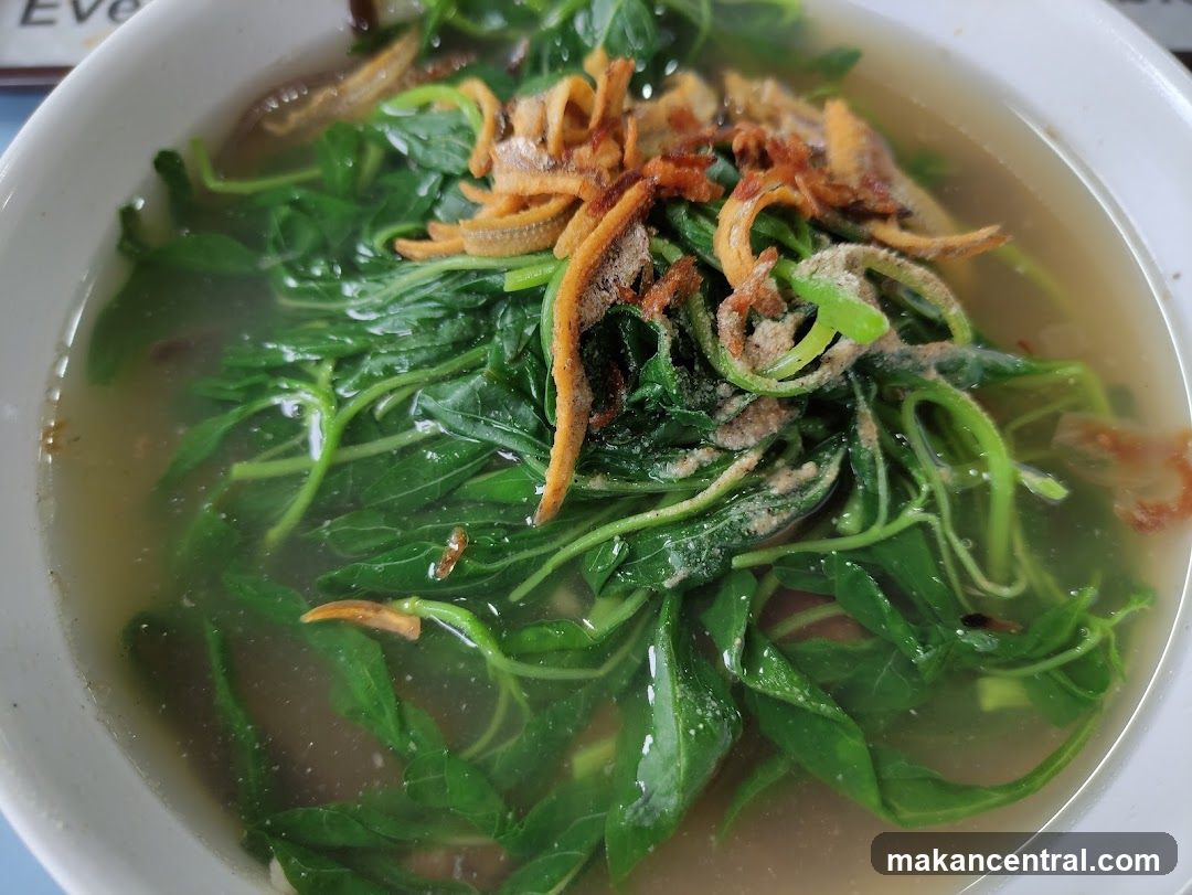 Vegetable Soup with Fried Anchovies