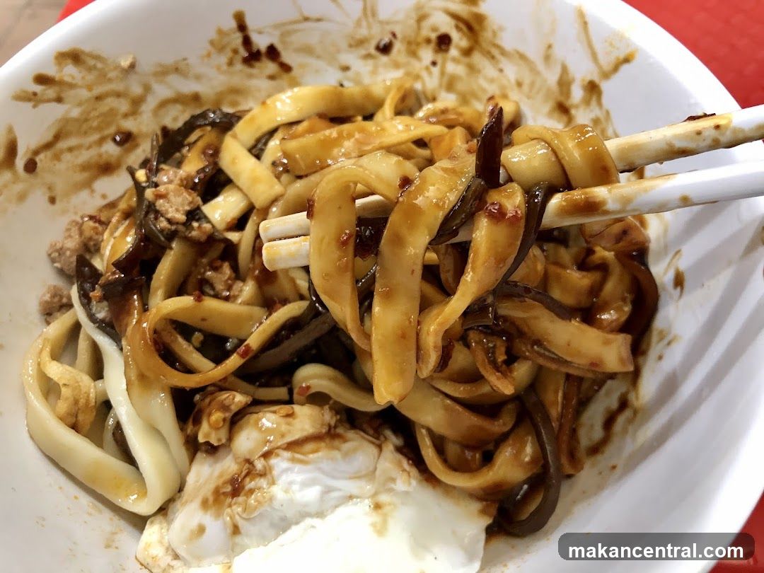 Noodles with Egg and Meat