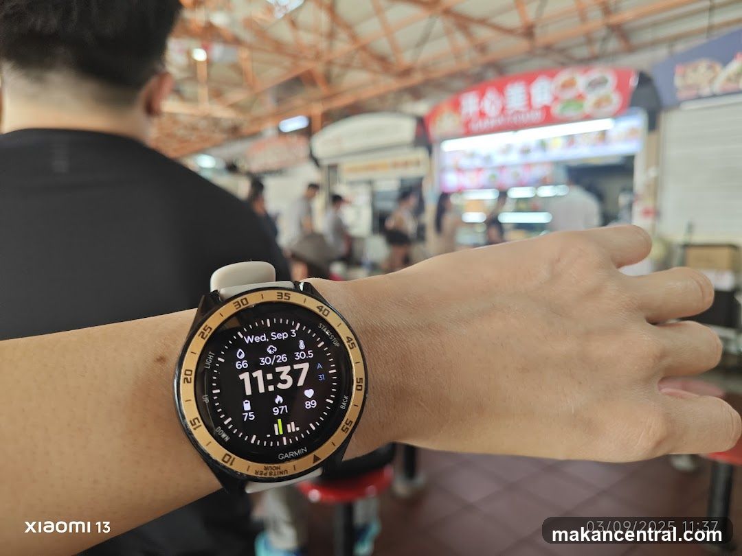 Smartwatch Display and Food Stall