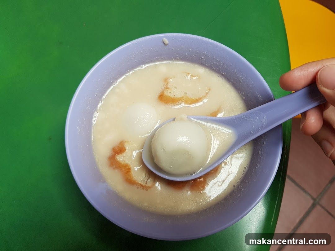Dessert Bowl with Glutinous Rice Balls