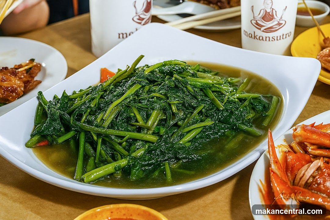 Stir-fried Water Spinach with Garlic