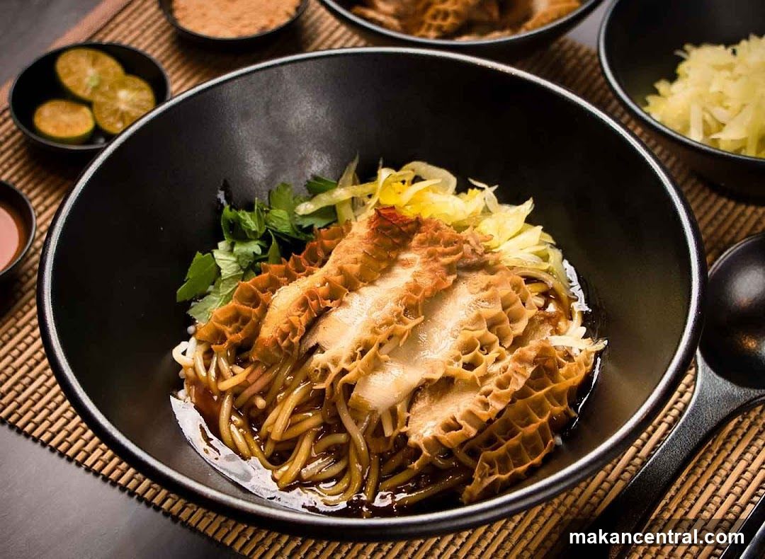 Noodle Dish with Tripe