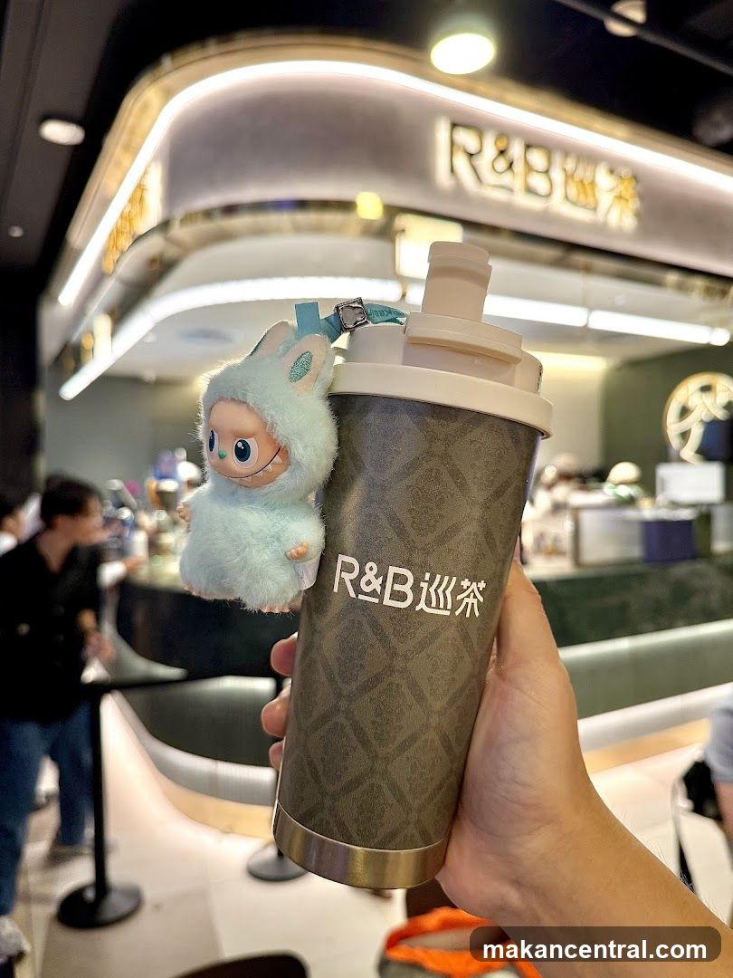 R&B Tea Cup with Charm