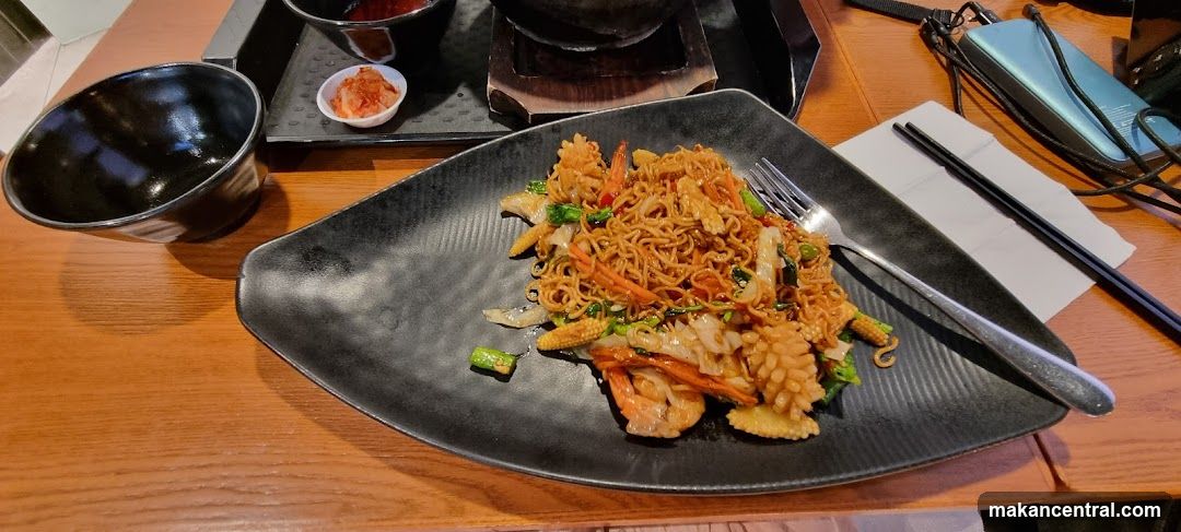Noodles with Seafood and Vegetables