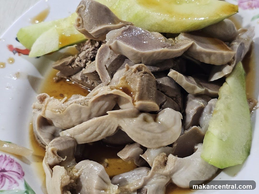 Braised Intestines with Cucumber