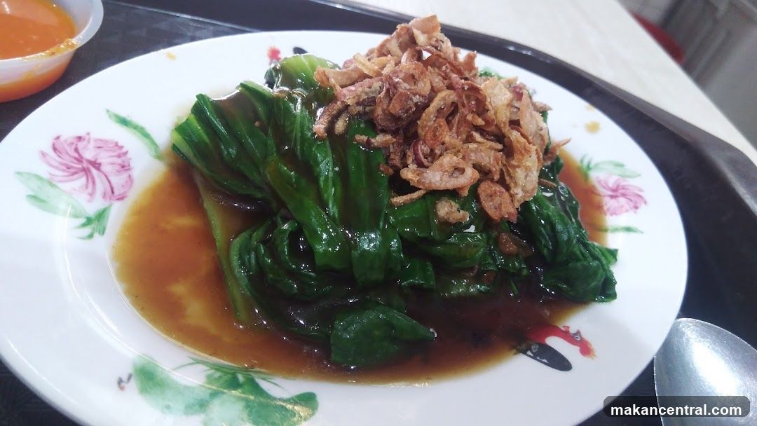 Stir-fried Greens with Fried Shallots
