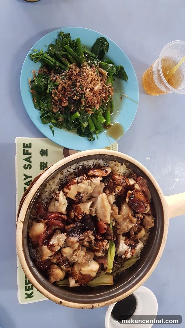 Claypot Rice and Stir-fried Vegetables