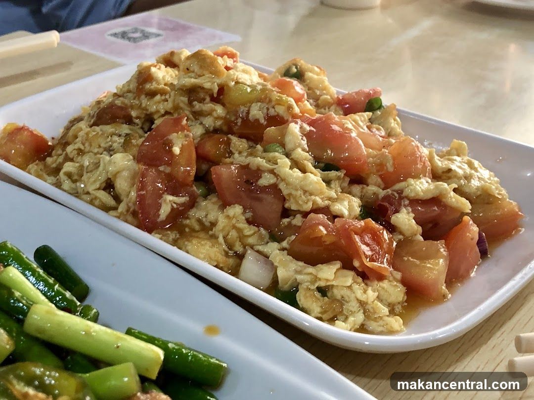 Scrambled Eggs with Tomatoes