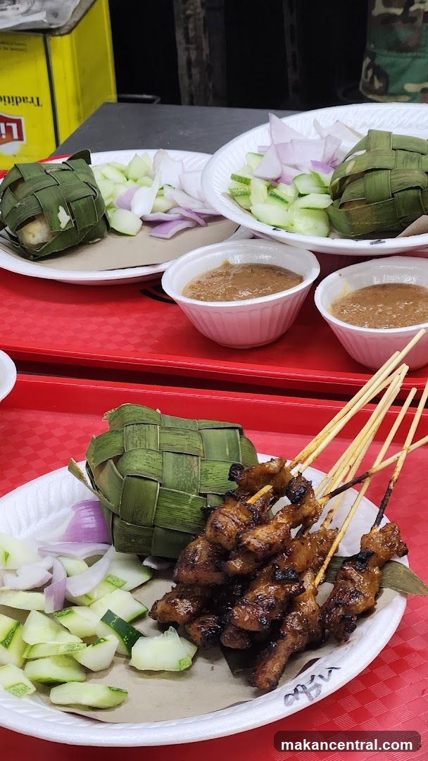 Satay with Ketupat and Peanut Sauce