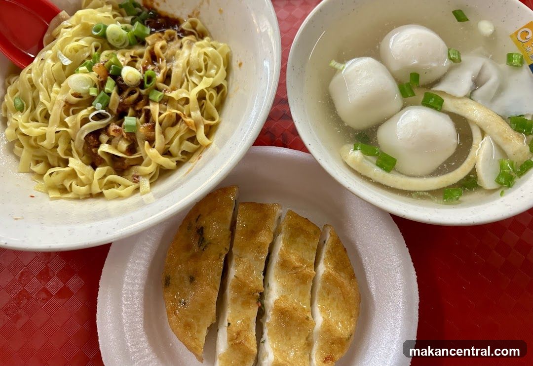 Noodles with Fish Balls and Fish Cake