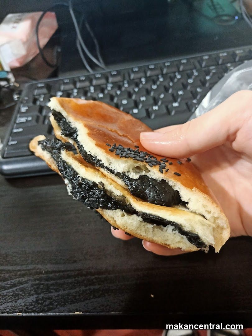 Black Sesame Filled Pastry