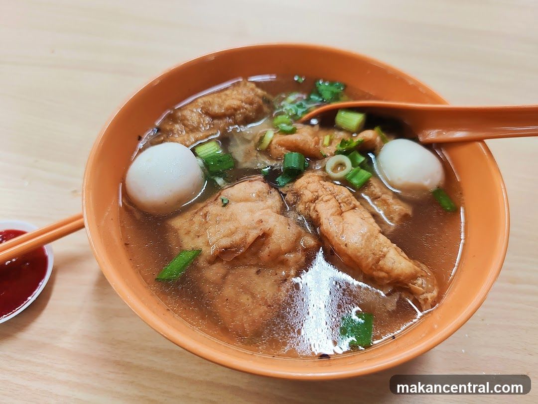 Noodle Soup with Fish Balls and Tofu