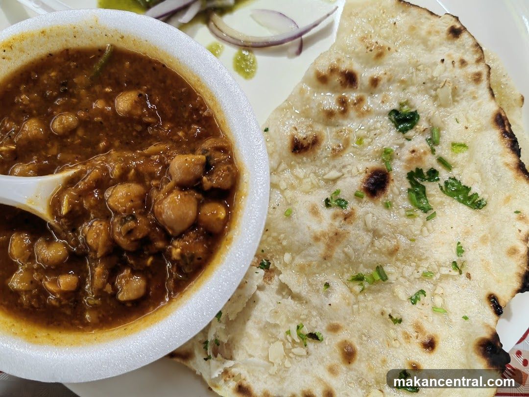 Chana Masala with Naan