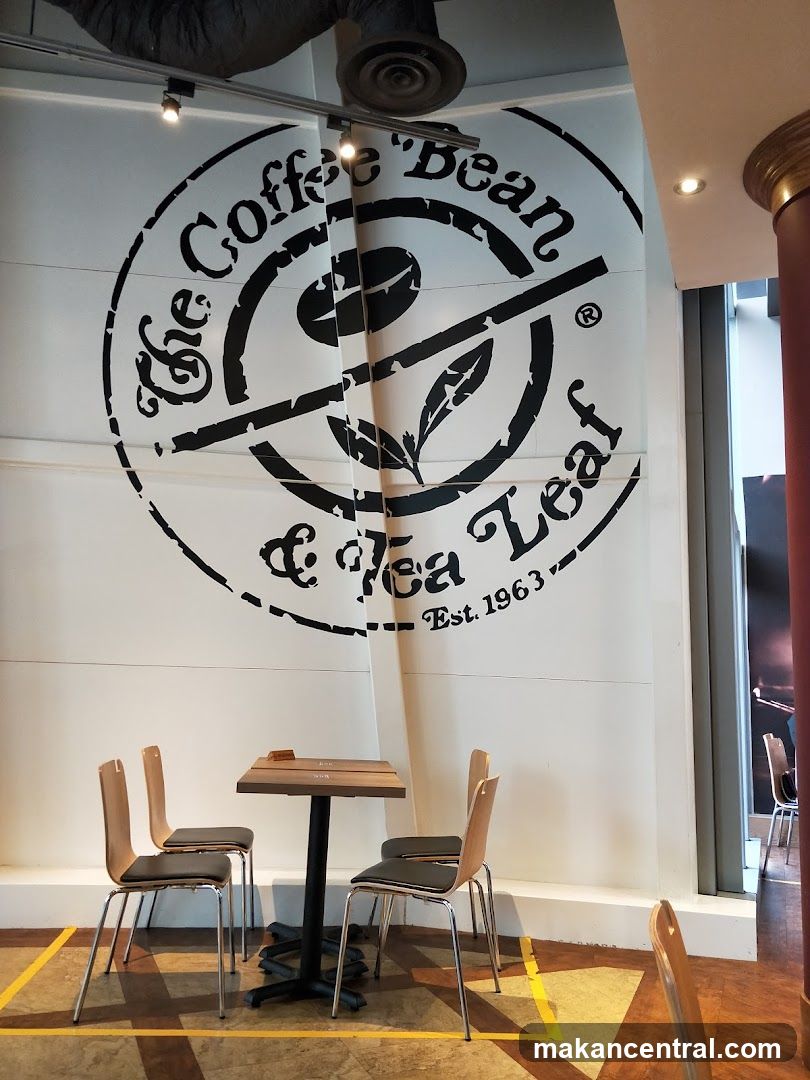 Coffee Bean & Tea Leaf Interior