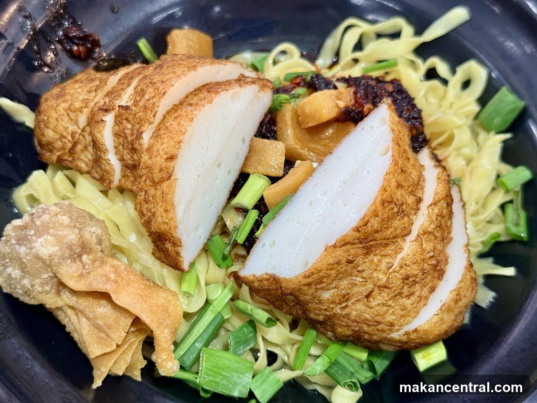 Noodles with Fish Cakes