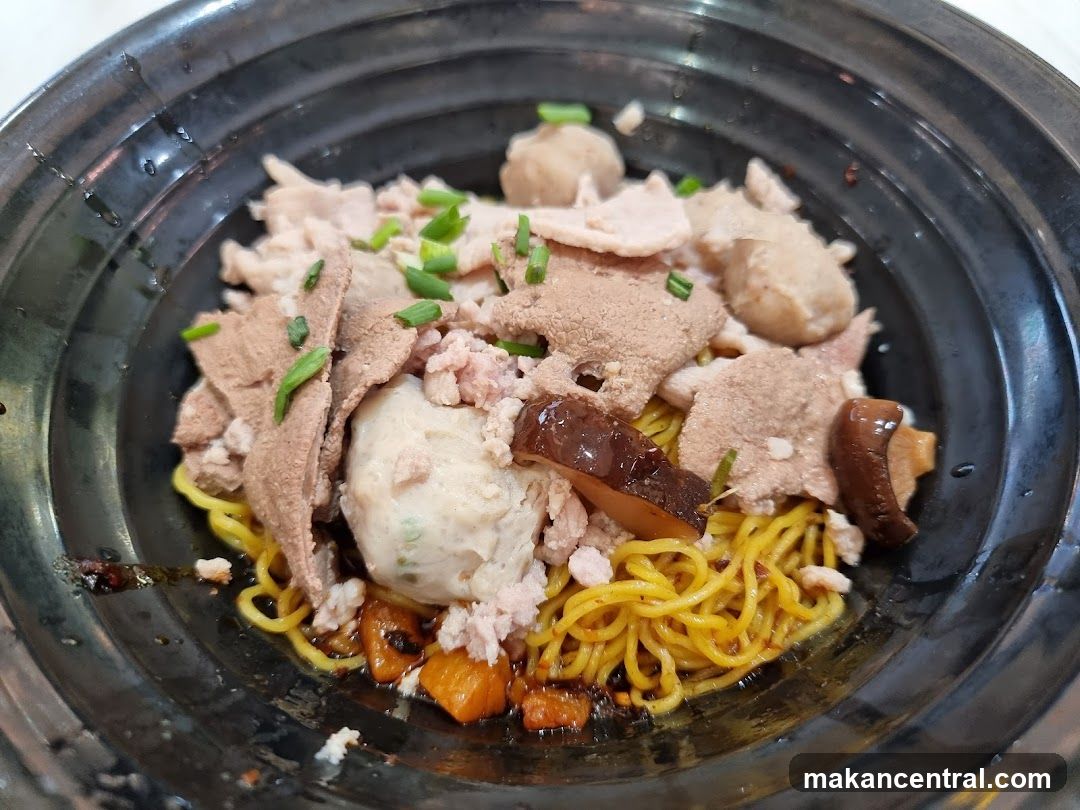 Noodles with Meat and Mushrooms