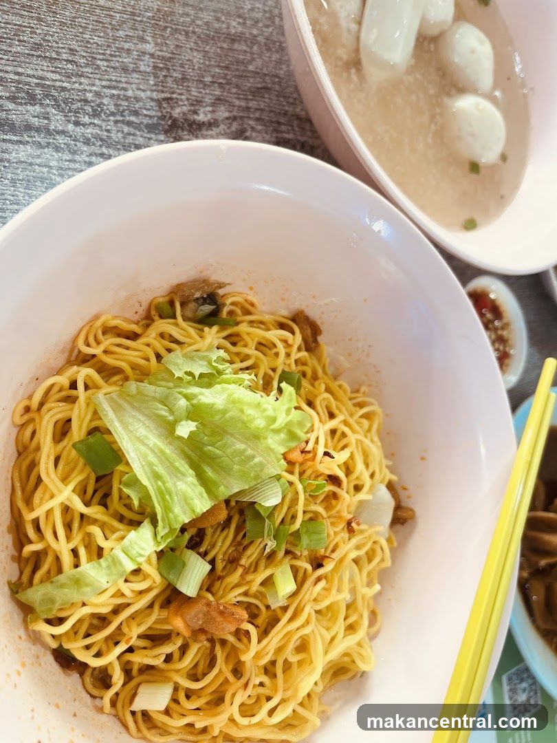Noodles with Soup and Side Dish