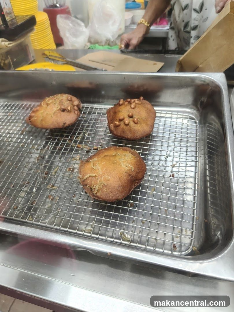 Fried Pastries with Peanuts
