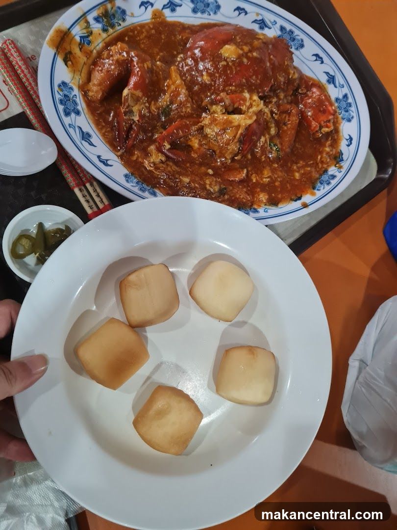 Crab with Mantou Buns