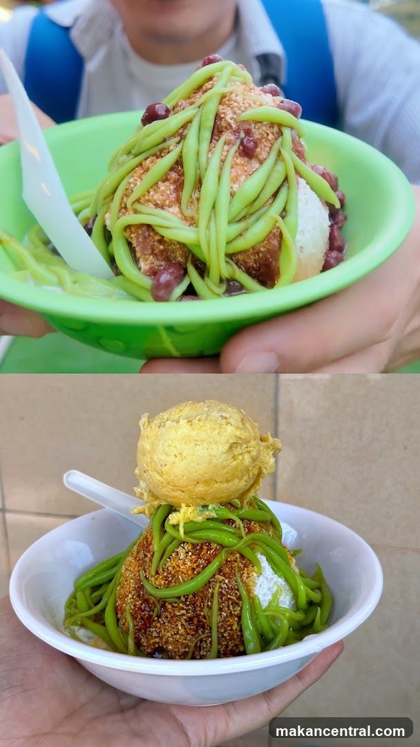 Desserts with shaved ice and toppings