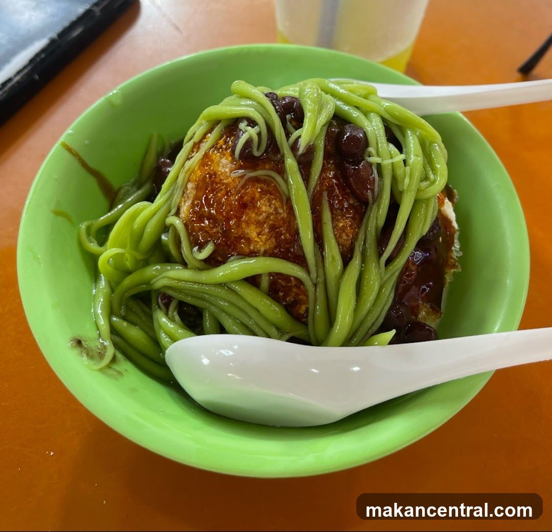 Dessert with Green Noodles and Red Beans